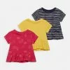 Friboo PEPLUM HEM TEE 3 PACK - T-Shirt Print - Red / Yellow /blue, Kinder -Fribo Stil Geschaft aca65ce28f41411c90b9ae9ac3a3bf0a