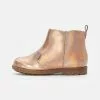 Friboo Stiefelette - Rose Gold-coloured, Kinder 2 Friboo Stiefelette - Rose Gold-coloured, Kinder -Fribo Stil Geschaft ea9e0f59bbdd4c439cda391d2861619f